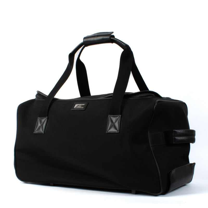 Shop safe online at Labellov in Antwerp, Brussels and Knokke this 100% authentic second hand Gucci Black Nylon Rolling Luggage