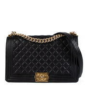 Shop safe online at Labellov in Antwerp, Brussel and Knokke this 100% authentic second hand Chanel Black Quitled Leather Large Boy Bag