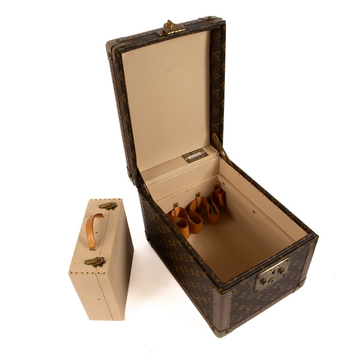 Shop 100% authentic second-hand Louis Vuitton Monogram Boite Flacons Trunk on Labellov.com