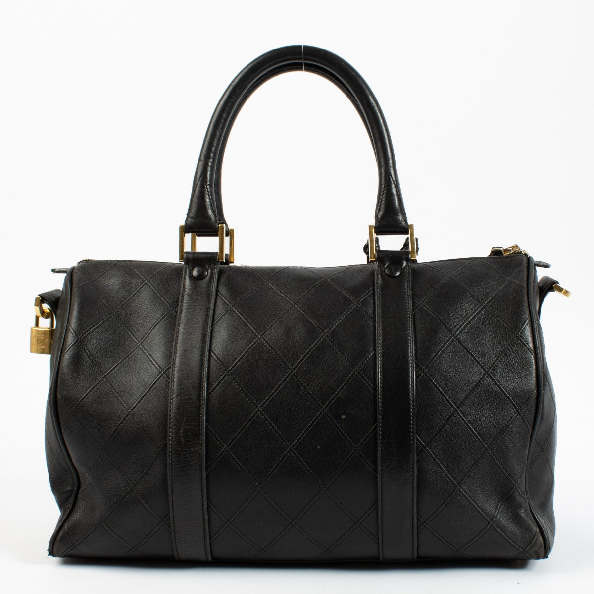 Sac Boston en cuir noir vintage Chanel