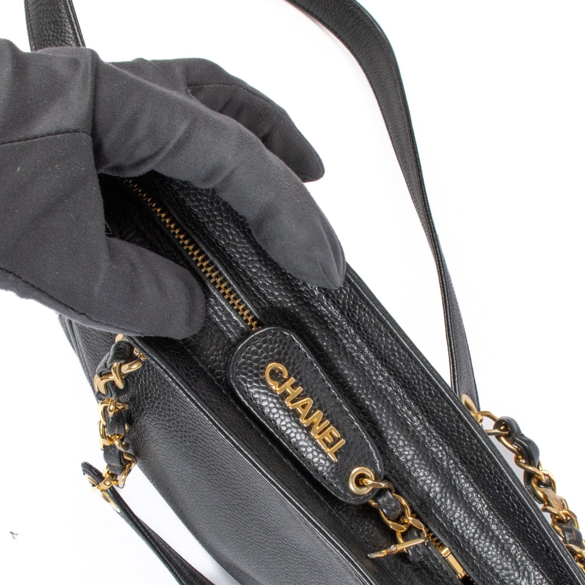 Shop 100% authentic secondhand Chanel Black Vintage Chain Shoulder Bag on Labellov.com