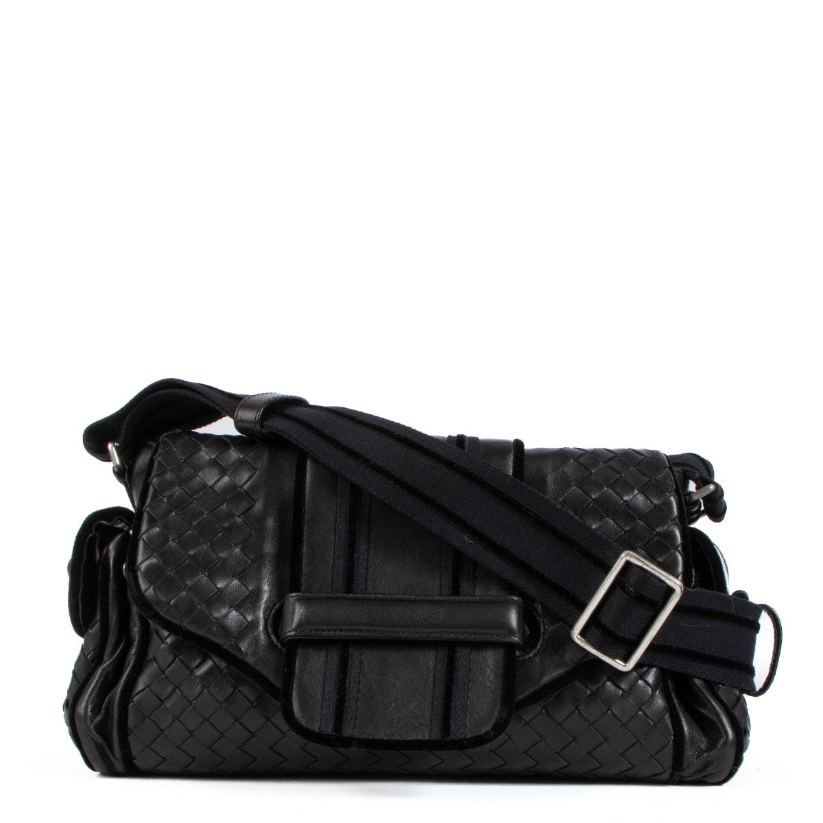 shop 100% authentic second hand Bottega Veneta Black Leather Shoulder Bag on Labellov.com