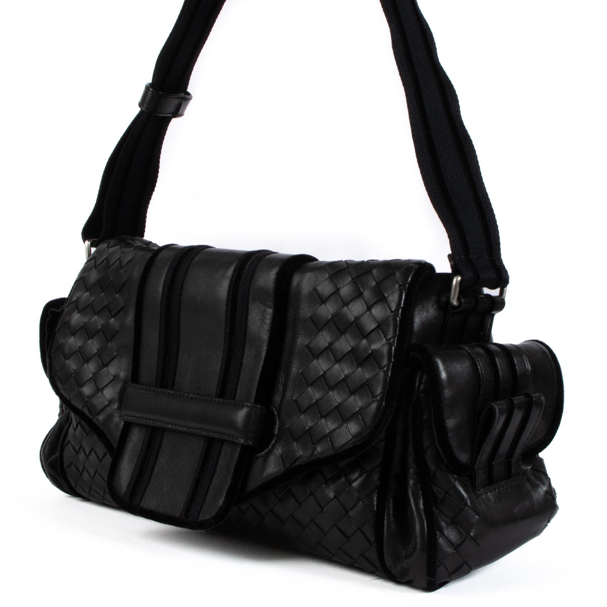 shop 100% authentic second hand Bottega Veneta Black Leather Shoulder Bag on Labellov.com