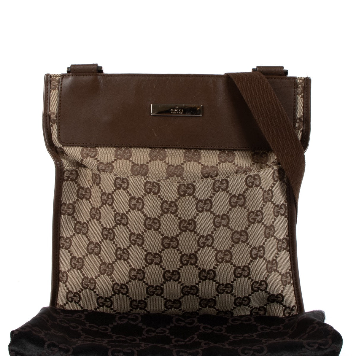 Shop safe online at Labellov in Antwerp, Brussels and Knokke this 100% authentic second hand Gucci Brown GG Canvas Messenger Crossbody Bag