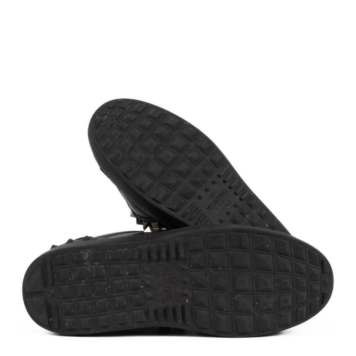 Shop 100% authentic secondhand Valentino Garavani Black Sneakers - Size 37 1/2 on Labellov.com