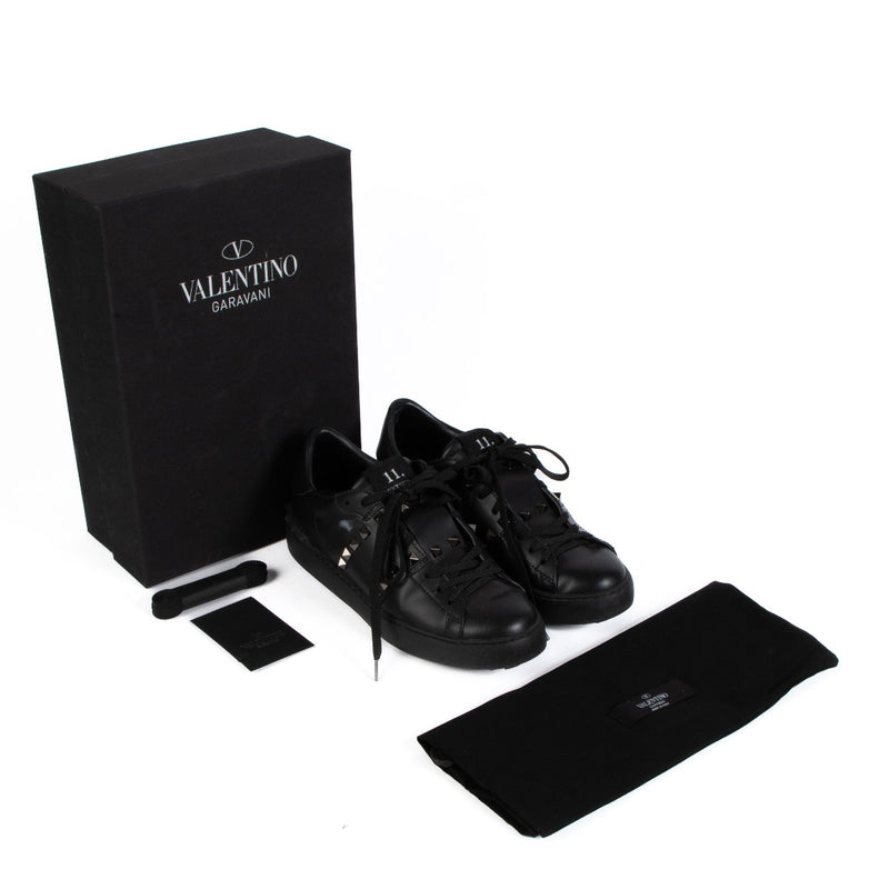 Shop 100% authentic secondhand Valentino Garavani Black Sneakers - Size 37 1/2 on Labellov.com