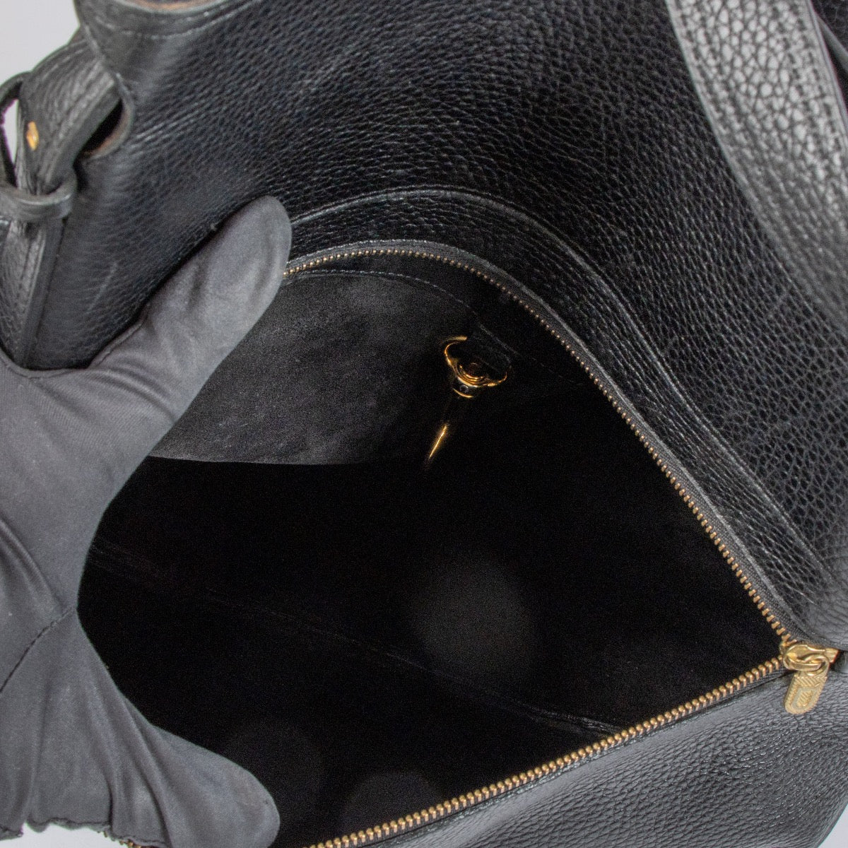 shop 100% authentic second hand Delvaux Black Leather Faust Shoulder Bag on Labellov.com