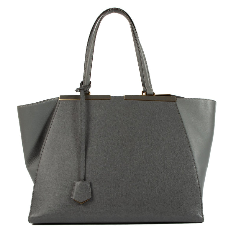 Fendi 3Jours Medium Tote Bag. Buy authentic secondhand Fendi bags at Labellov vintage webshop for the lowest price. Koop authentieke tweedehands Fendi tassen bij Labellov vintage webshop aan de laagste prijs. Veilig online shoppen.