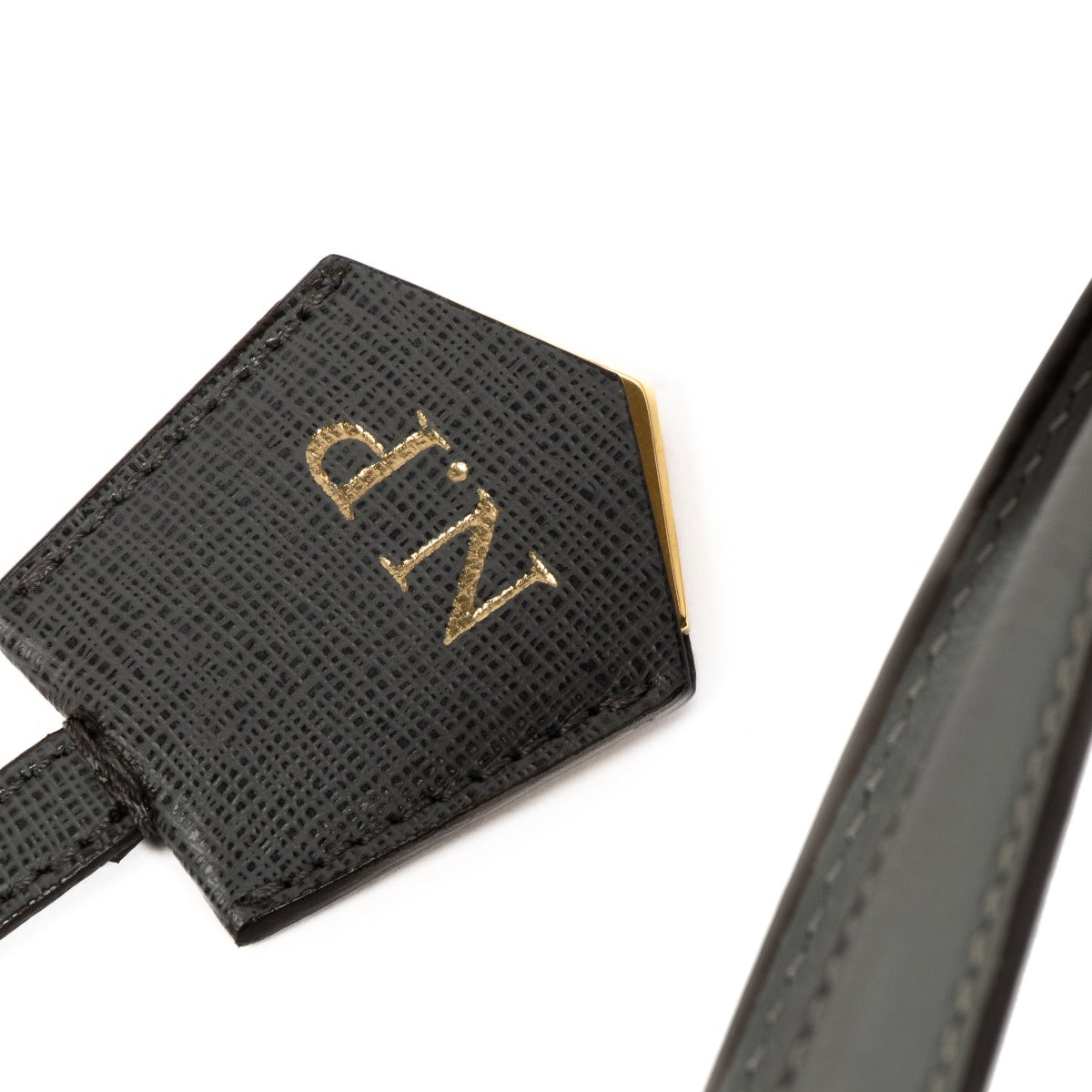 Fendi 3Jours Medium Tote Bag. Buy authentic secondhand Fendi bags at Labellov vintage webshop for the lowest price. Koop authentieke tweedehands Fendi tassen bij Labellov vintage webshop aan de laagste prijs. Veilig online shoppen.