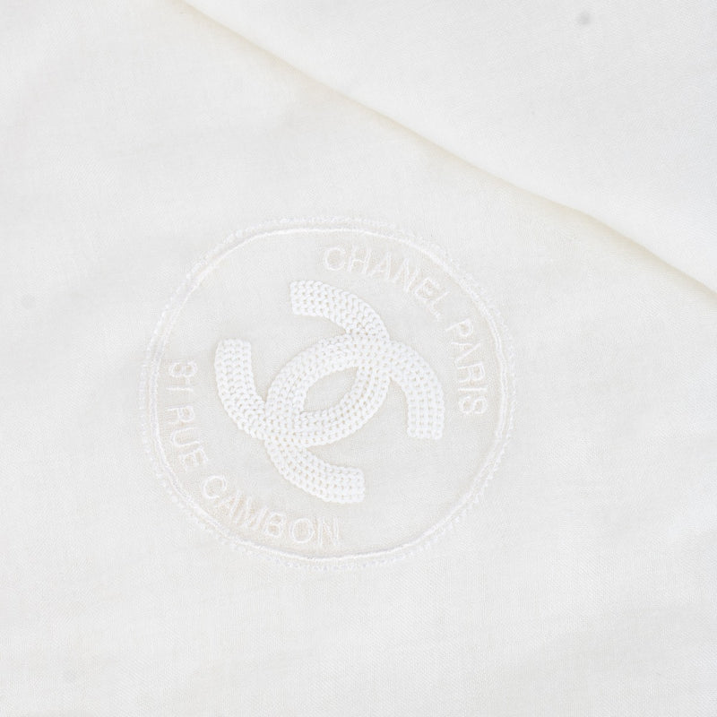 Shop safe online at Labellov in Antwerp, Brussels and Knokke this 100% authentic second hand Chanel White Sheer Modal / Cashmere Blend CC Shawl
