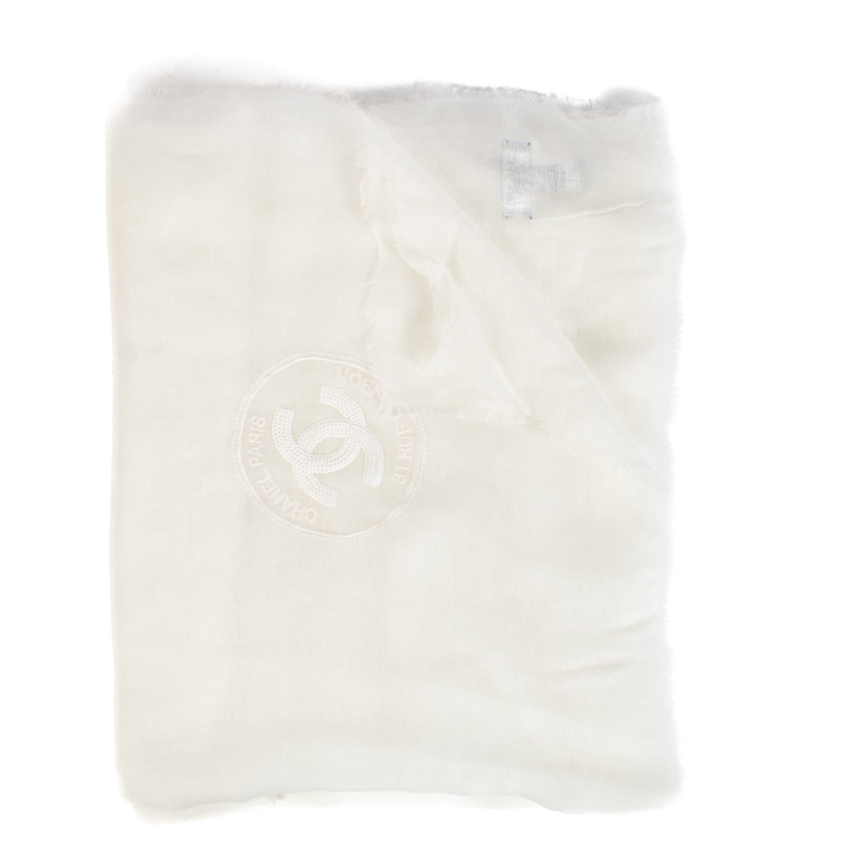 Shop safe online at Labellov in Antwerp, Brussels and Knokke this 100% authentic second hand Chanel White Sheer Modal / Cashmere Blend CC Shawl