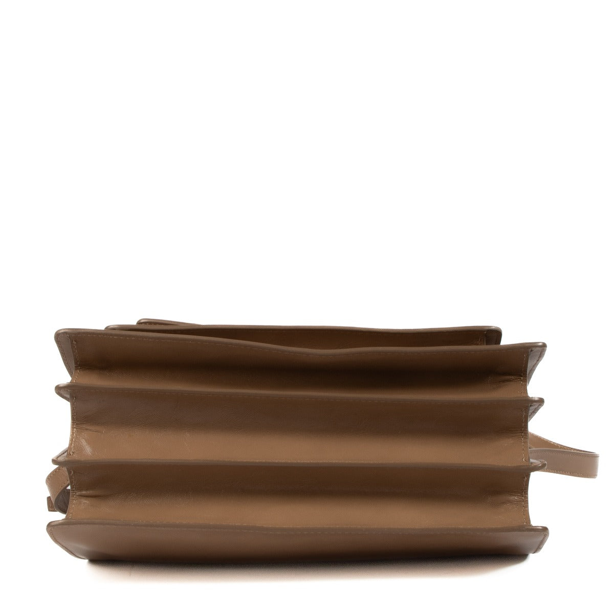Shop safe online at Labellov in Antwerp, Brussels and Knokke this 100% authentic second hand Marni Camel Soft Leather Medium Trunk Bag