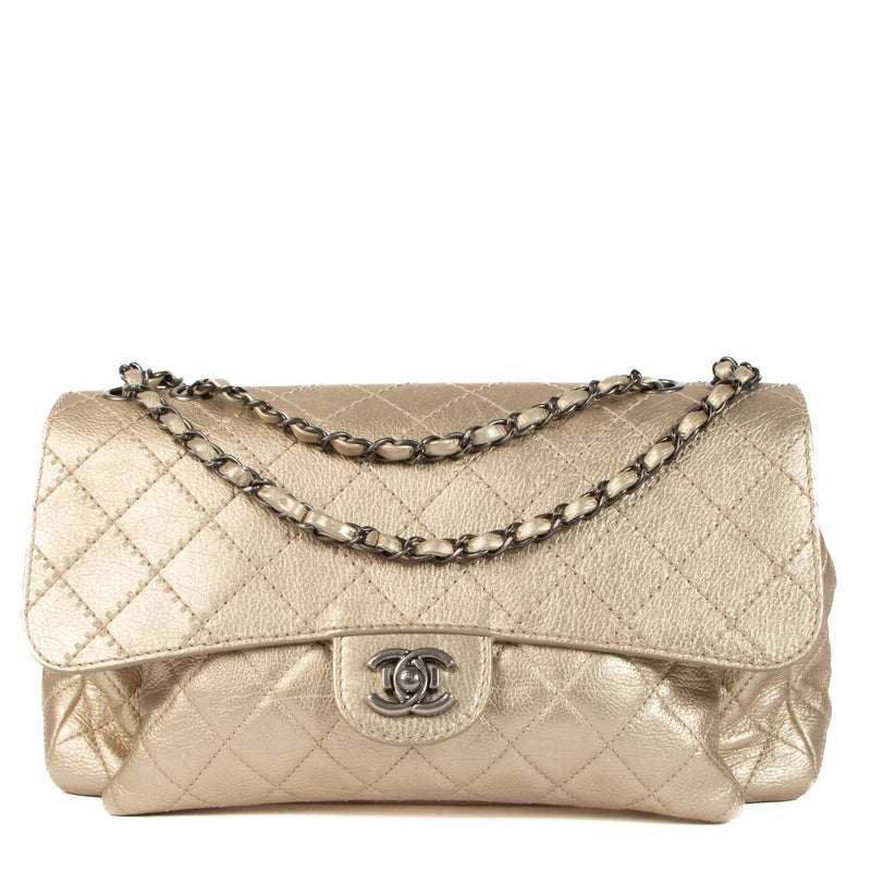Shop safe online at Labellov in Antwerp, Brussels and Knokke this 100% authentic second hand Chanel Gold Leather Large Flap Bag