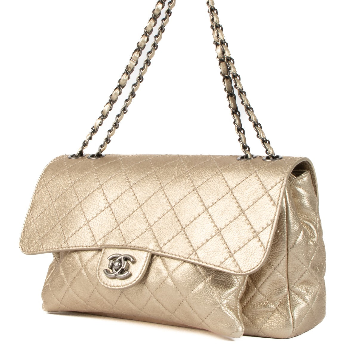 Shop safe online at Labellov in Antwerp, Brussels and Knokke this 100% authentic second hand Chanel Gold Leather Large Flap Bag