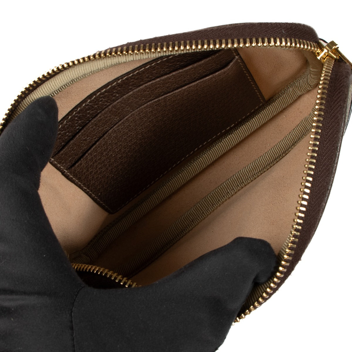 Shop safe online at Labellov in Antwerp, Brussels and Knokke this 100% authentic second hand Gucci Brown GG Supreme Canvas Ophidia Clutch Bag