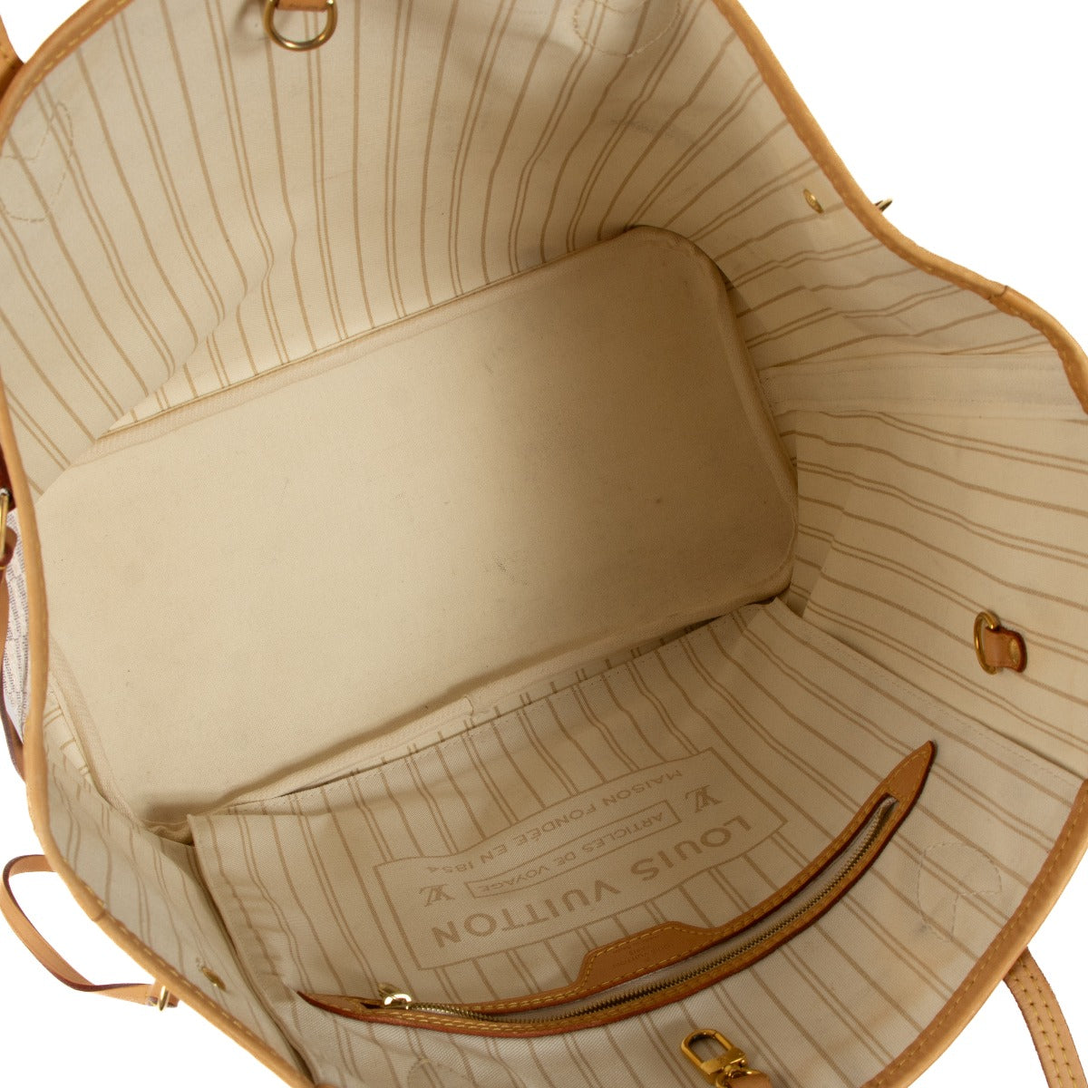 Shop safe online at Labellov in Antwerp, Brussels and Knokke this 100% authentic second hand Louis Vuitton Beige Damier Azur Canvas Neverfull MM Shoulder Bag