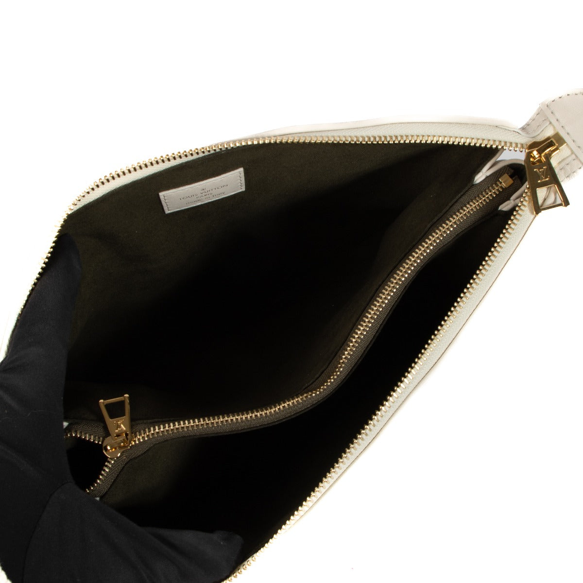 Shop safe online at Labellov in Antwerp, Brussels and Knokke this 100% authentic Louis Vuitton Creme Leather Coussin PM Bag