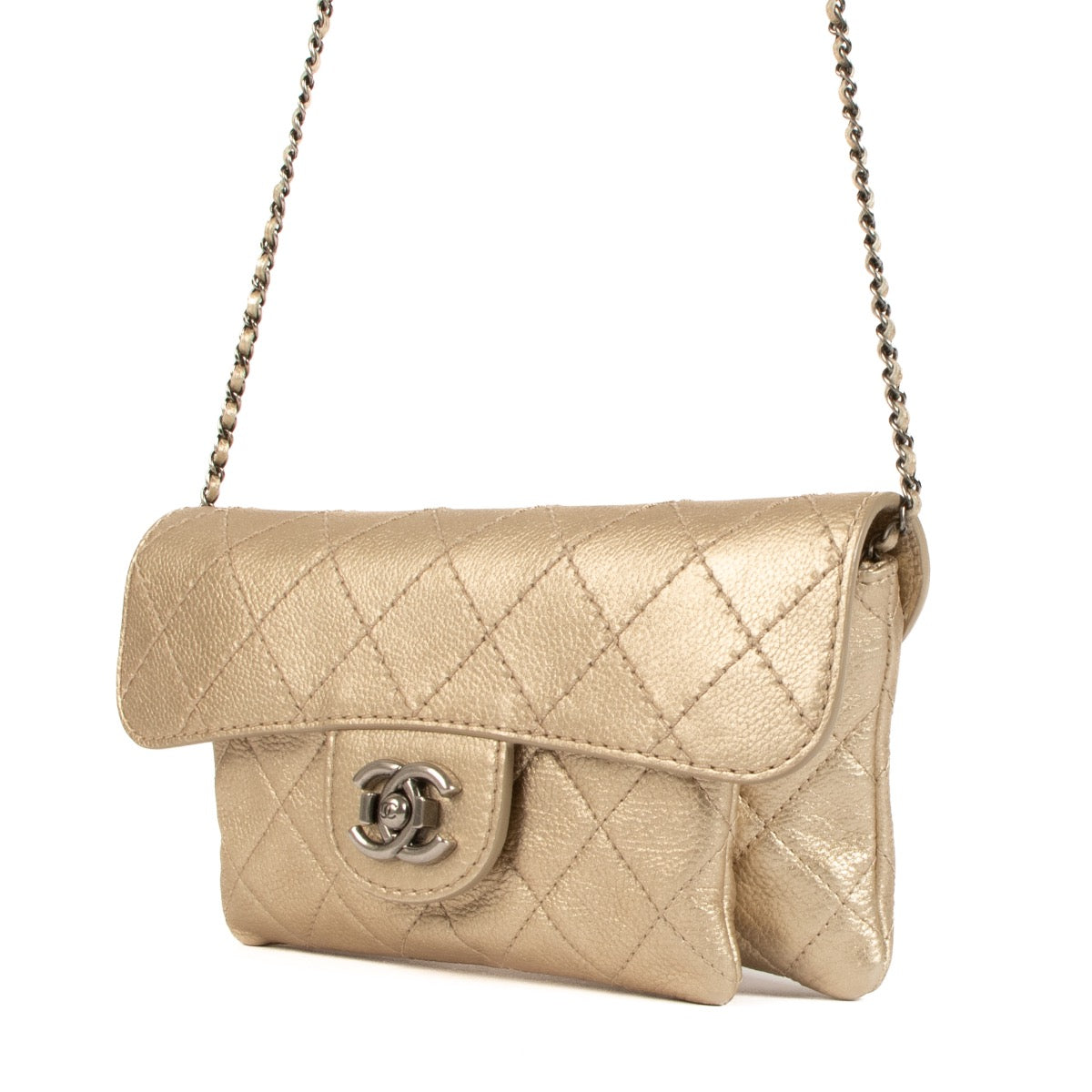 shop 100% authentic second hand Chanel Metallic Gold Quilted Calfskin Classic Clutch With Chain on Labellov.com