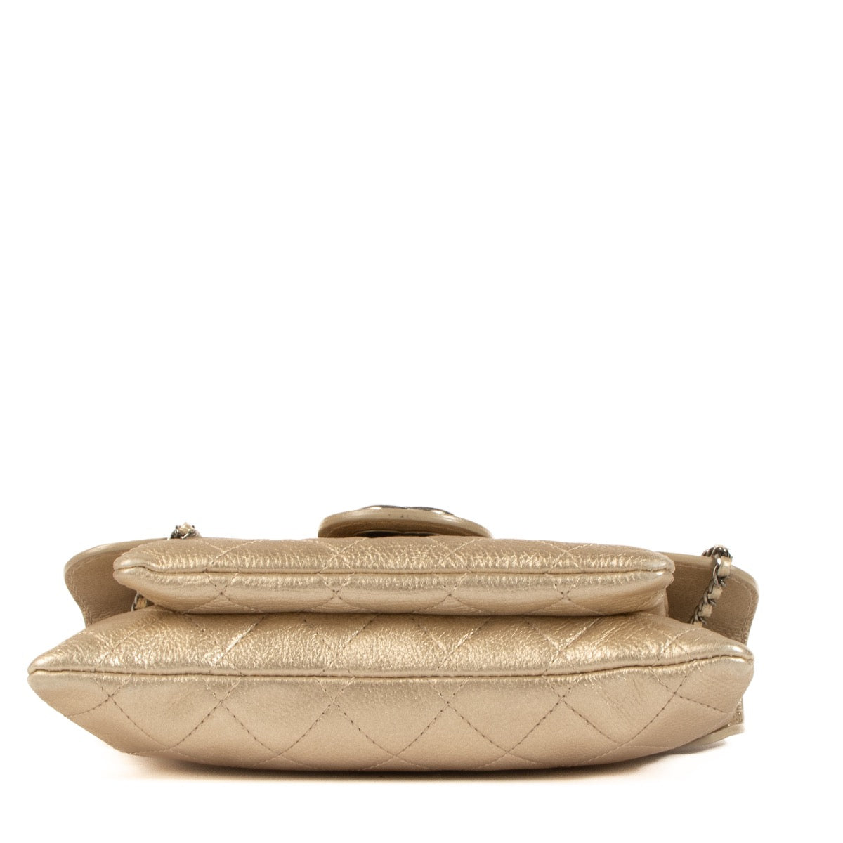 shop 100% authentic second hand Chanel Metallic Gold Quilted Calfskin Classic Clutch With Chain on Labellov.com
