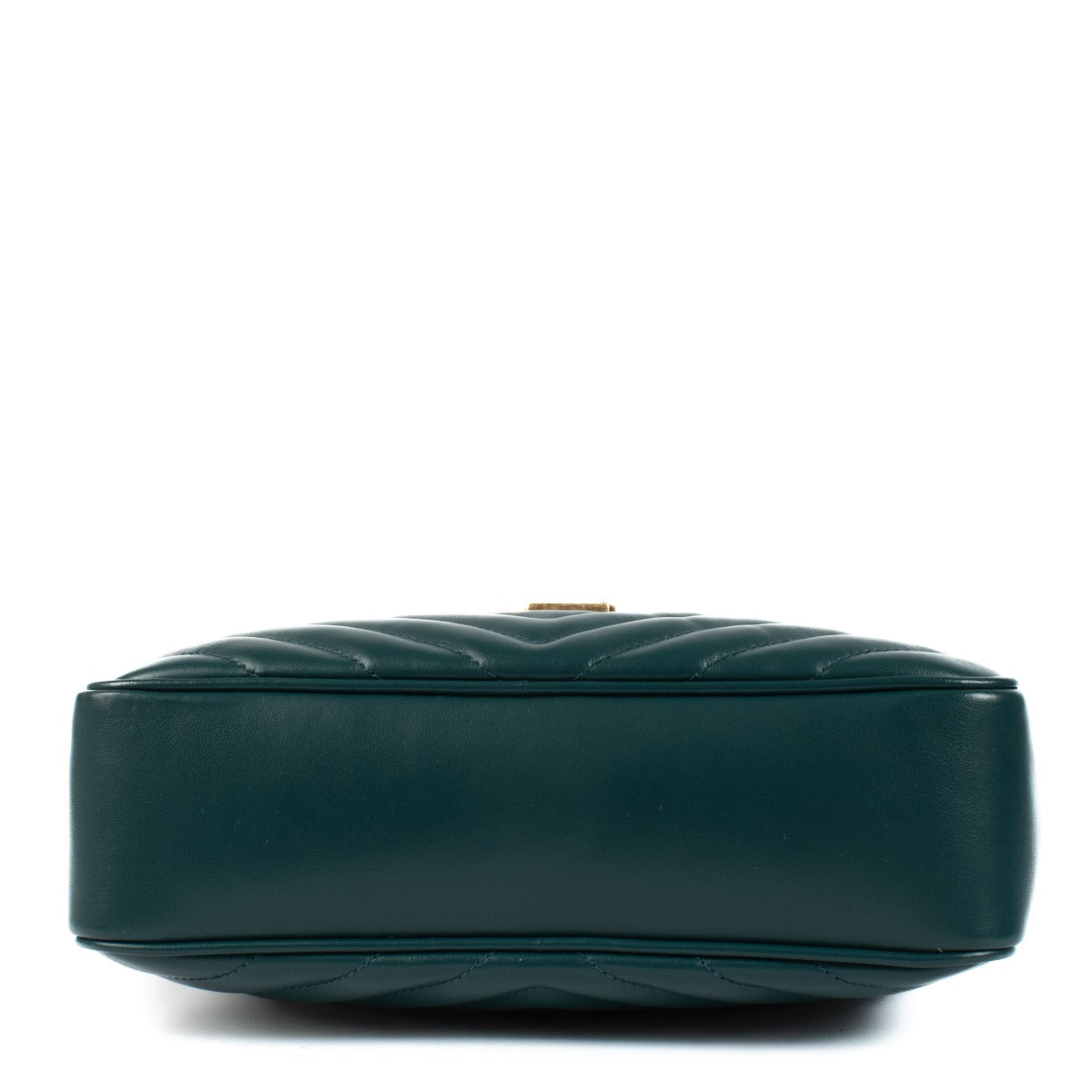 Shop safe online at Labellov in Antwerp, Brussels and Knokke this 100% authentic second hand Saint Laurent Green Matelassé Lou Camera Bag
