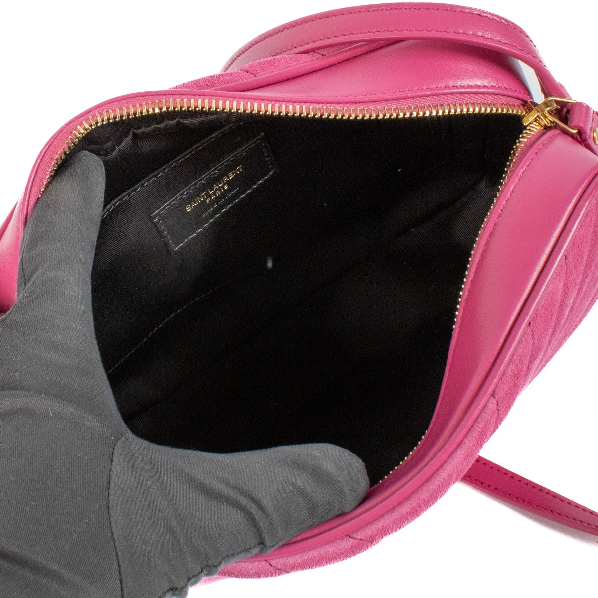 Shop safe online at Labellov in Antwerp, Brussels and Knokke this 100% authentic second hand Saint Laurent Pink Suede/Leather Lou Camera Bag