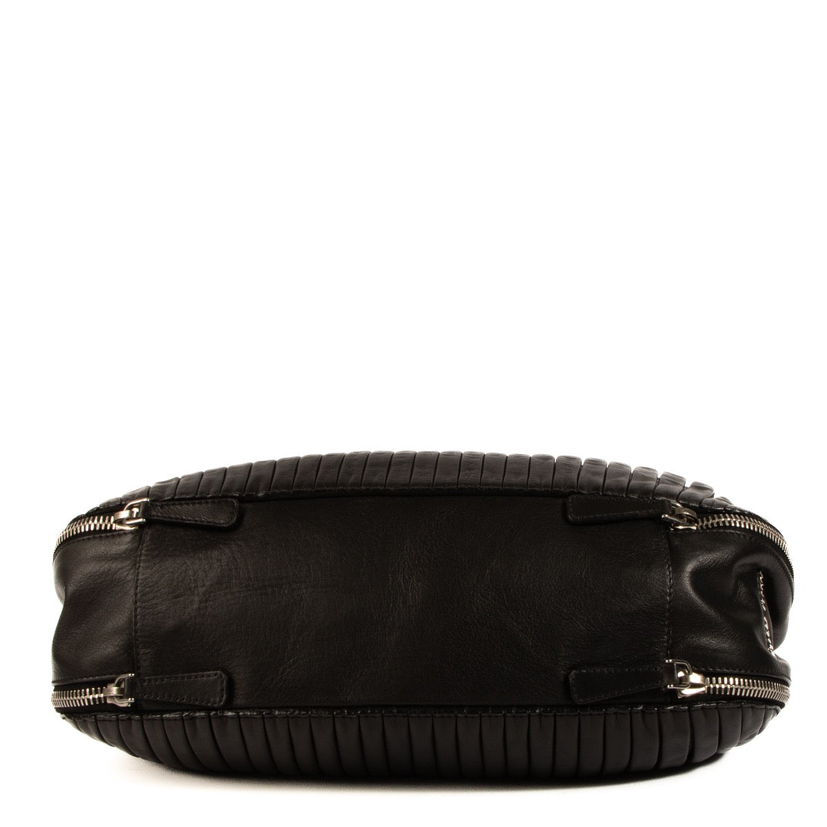 Shop safe online at Labellov in Antwerp, Brussels and Knokke this 100% authentic second hand Miu Miu Black Matelasse Hobo Shoulder Bag