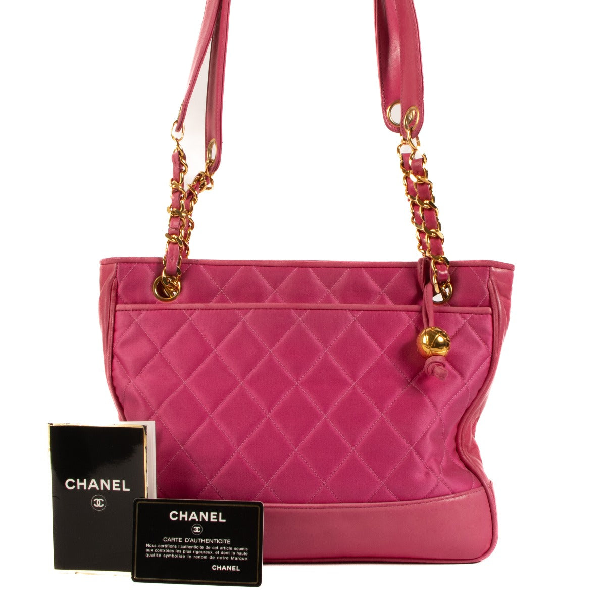 Shop safe online at Labellov in Antwerp, Brussels and Knokke this 100% authentic second hand Chanel Vintage Pink Fabric Quilted Small Tote Bag