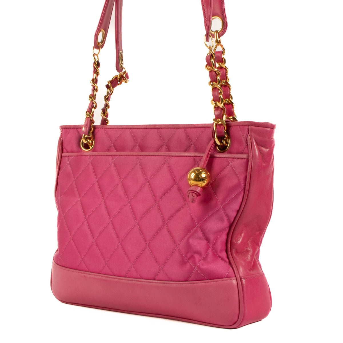 Shop safe online at Labellov in Antwerp, Brussels and Knokke this 100% authentic second hand Chanel Vintage Pink Fabric Quilted Small Tote Bag