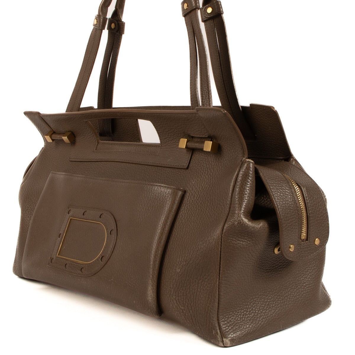 Shop safe online at Labellov in Antwerp, Brussels and Knokke this 100% authentic second hand Delvaux Brown Leather Le Benjamin Bag