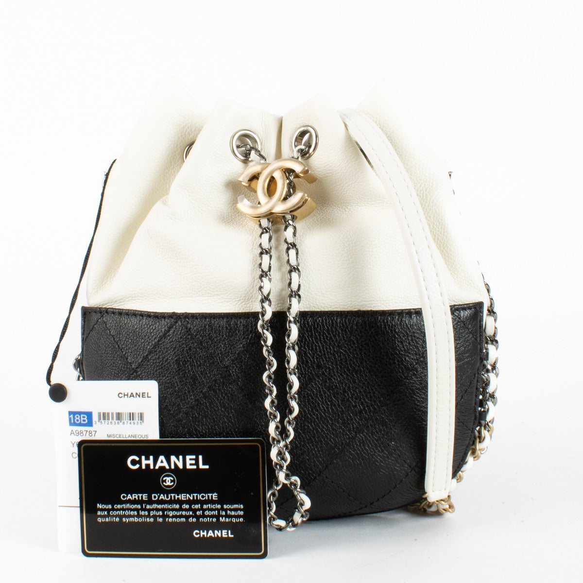 Sac seau Gabrielle petit modèle Chanel 18B blanc