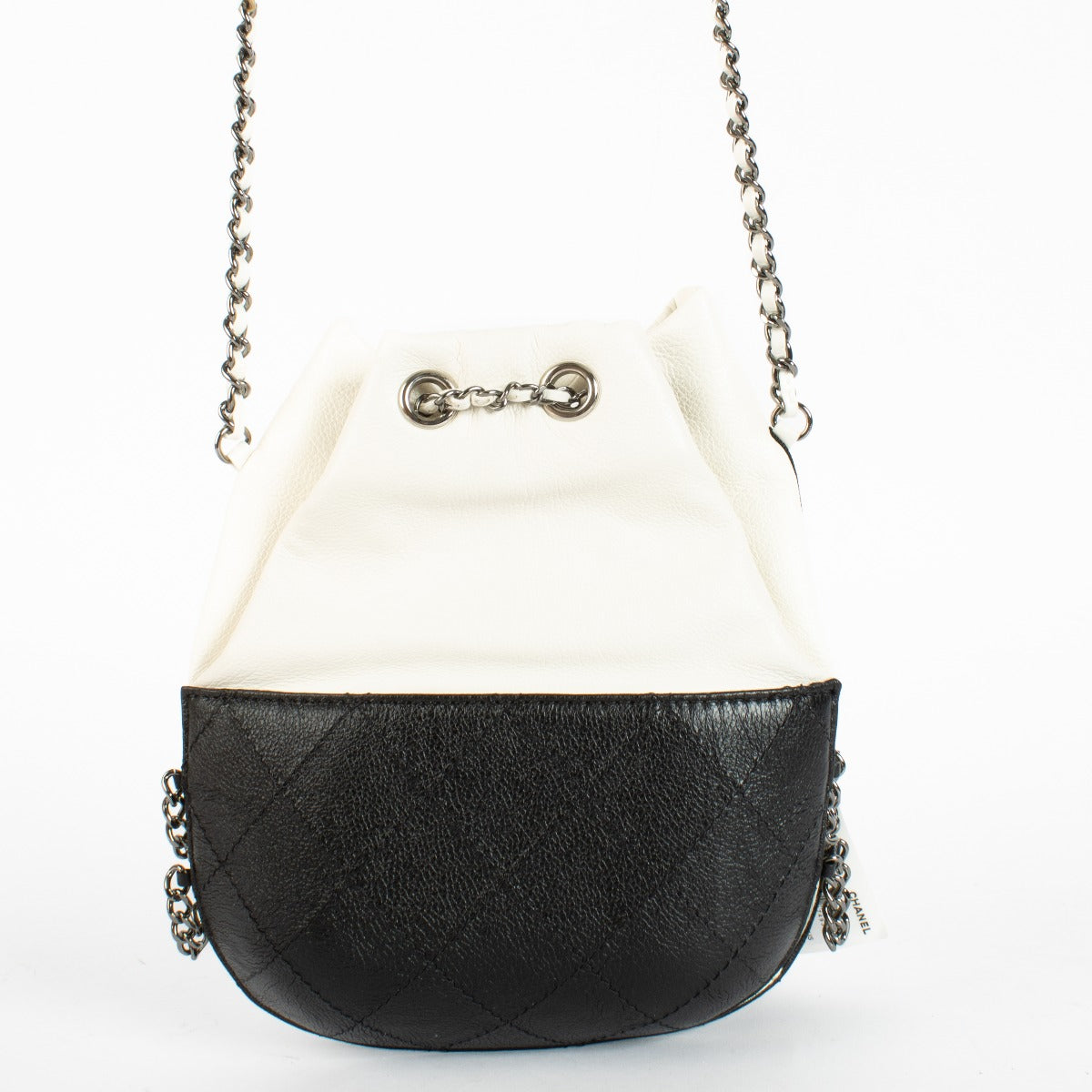 Sac seau Gabrielle petit modèle Chanel 18B blanc
