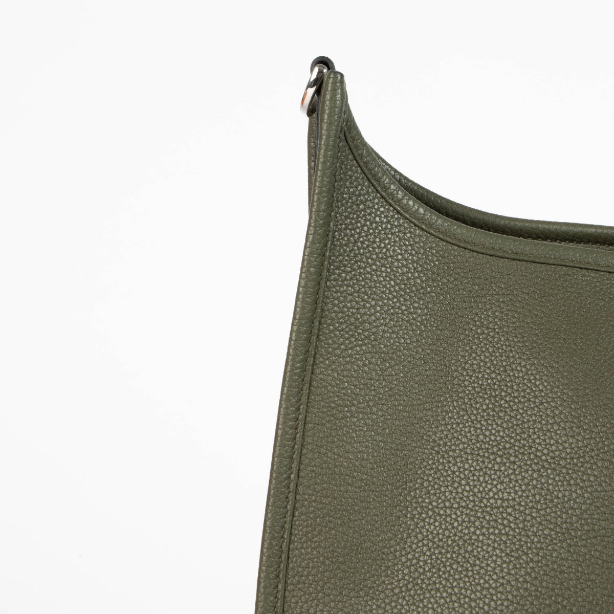 Authentic pre-loved Hermès Evelyne III 29 Vert Olive Clemence PHW on Labellov.com