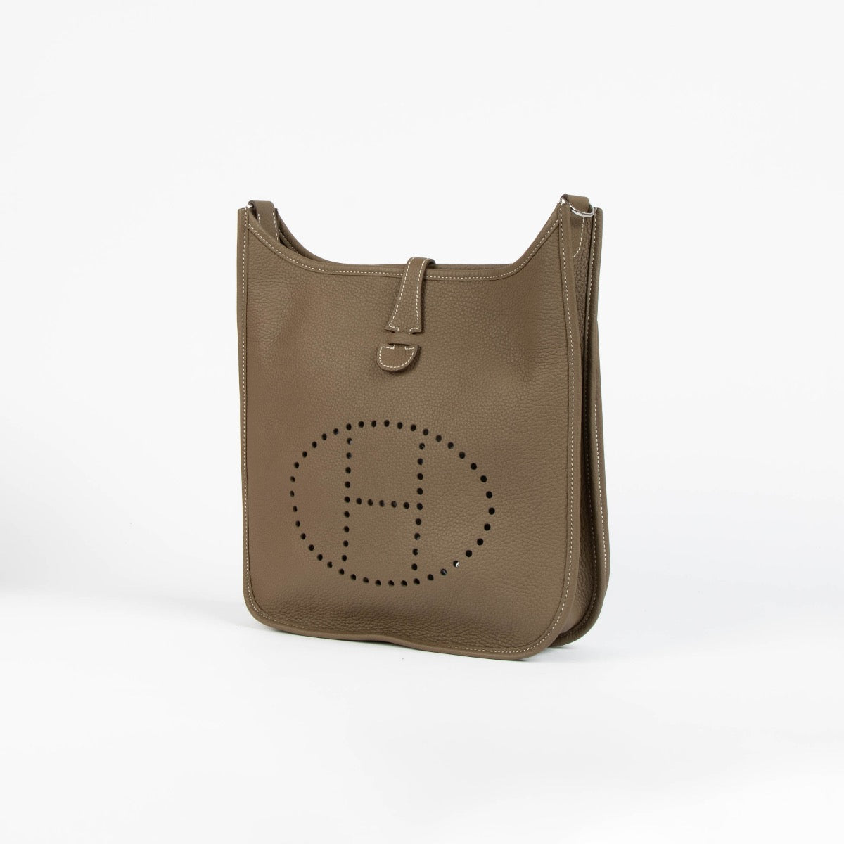 Shop this authentic Hermès Evelyne lll 29 Etoupe Clemence PHW pre-loved on Labellov.com