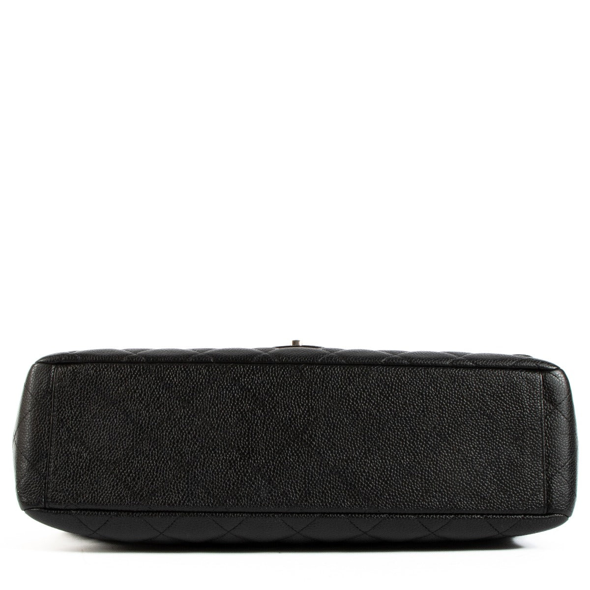 Shop safe online at Labellov in Antwerp, Brussels and Knokke this 100% authentic second hand Chanel Black Caviar Maxi Classic Single Flap Bag