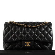Shop safe online at Labellov in Antwerp, Brussels and Knokke this 100% authentic second hand Chanel Black Lambskin GHW Large Classic Double Flap Bag