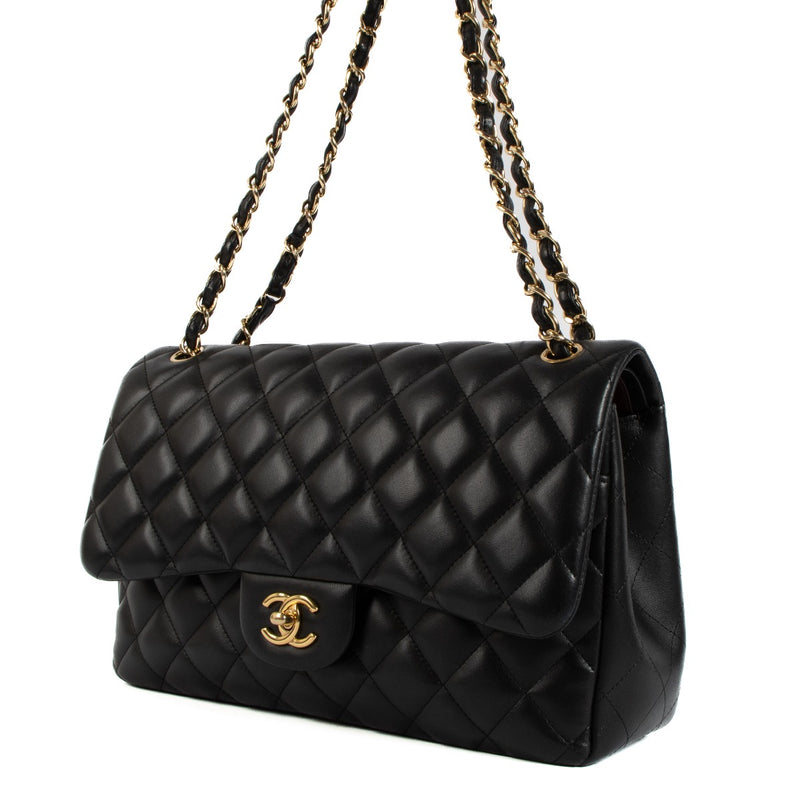 Shop safe online at Labellov in Antwerp, Brussels and Knokke this 100% authentic second hand Chanel Black Lambskin GHW Large Classic Double Flap Bag