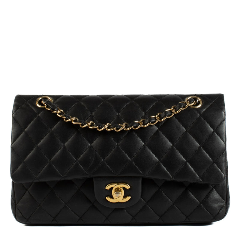 Shop safe online at Labellov in Antwerp, Brussels and Knokke this 100% authentic second hand Chanel Black Medium Classic 11.12 Bag