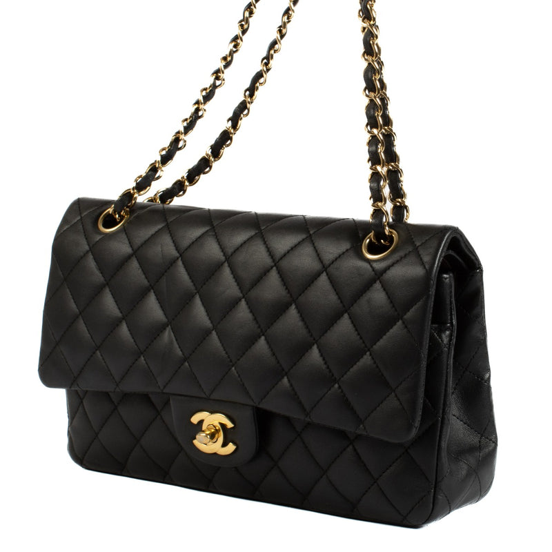 Shop safe online at Labellov in Antwerp, Brussels and Knokke this 100% authentic second hand Chanel Black Medium Classic 11.12 Bag