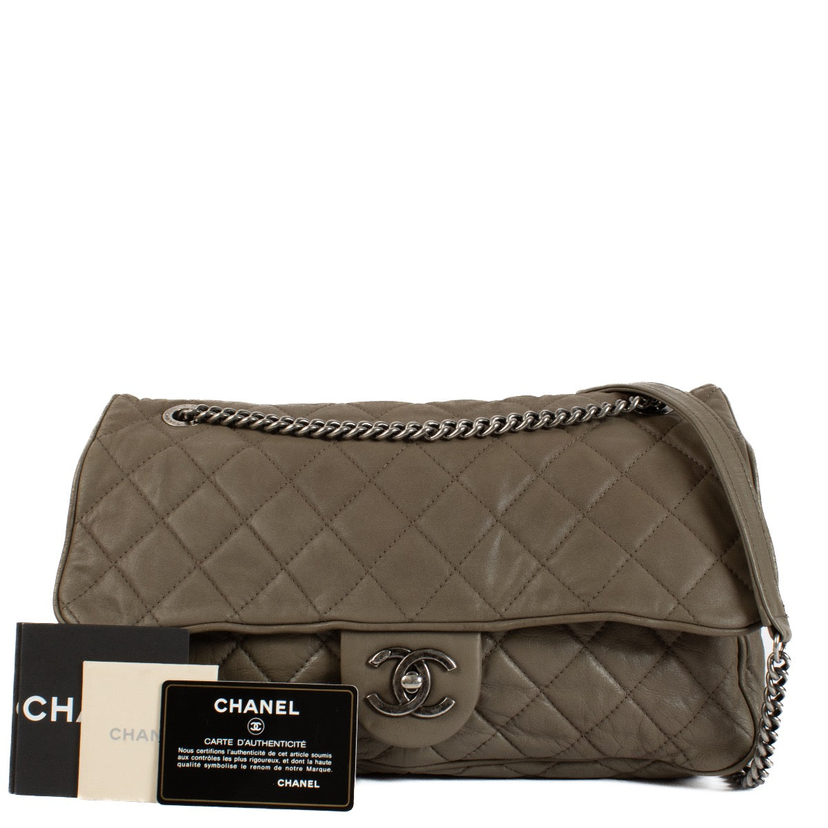 Shop safe online at Labellov in Antwerp, Brussels and Knokke this 100% authentic second hand Chanel Khaki Quilted Iridescent Calfskin Large Shiva Flap Bag