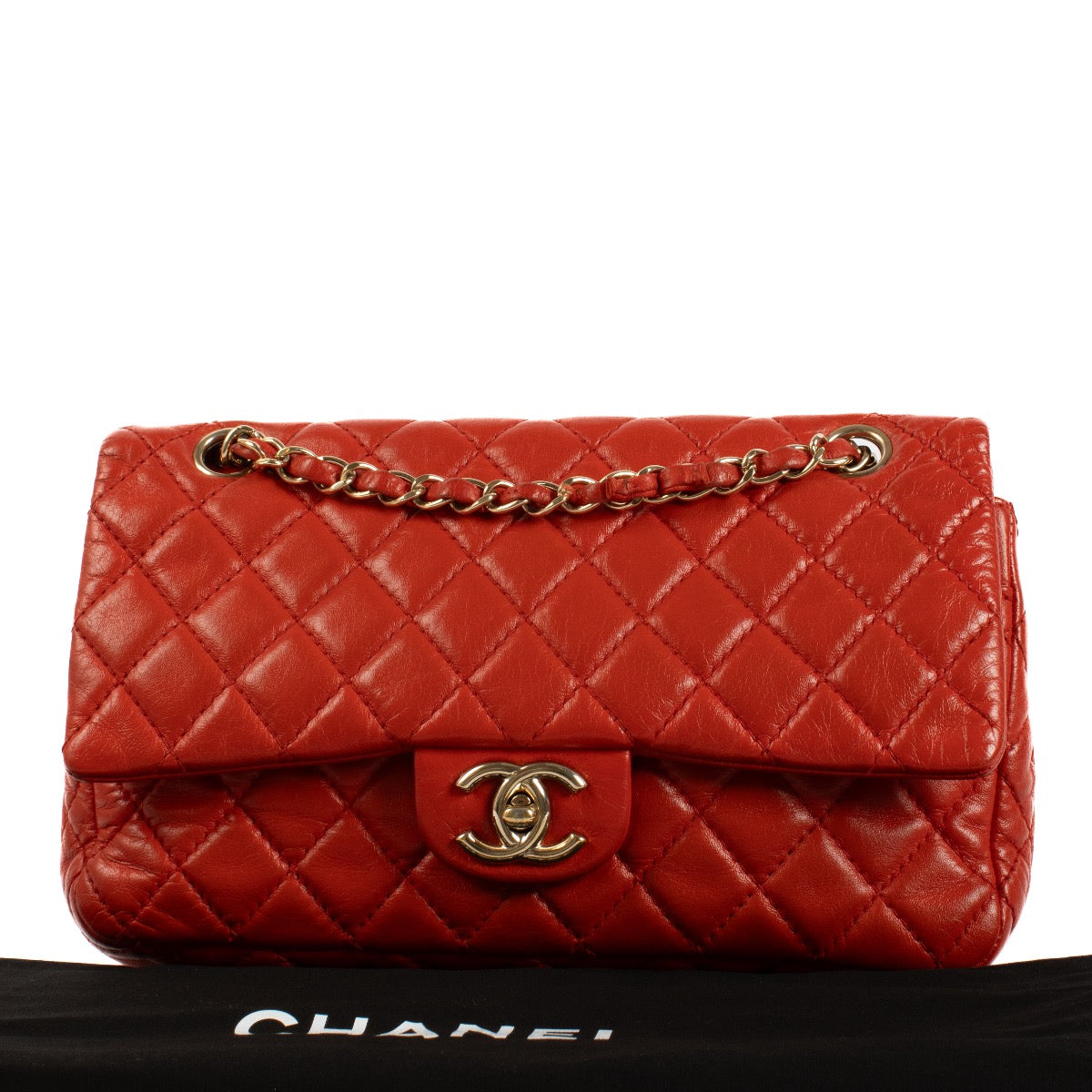 Shop safe online at Labellov in Antwerp, Brussels and Knokke this 100% authentic second hand Chanel Red Lambskin Medium Classic Flap Bag