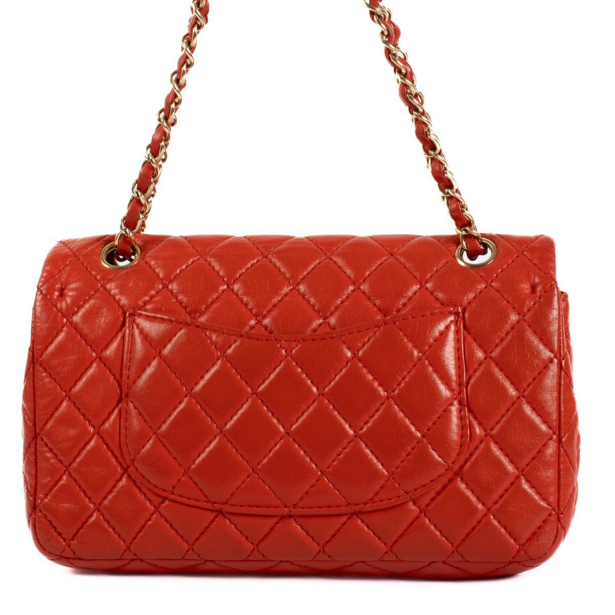 Shop safe online at Labellov in Antwerp, Brussels and Knokke this 100% authentic second hand Chanel Red Lambskin Medium Classic Flap Bag