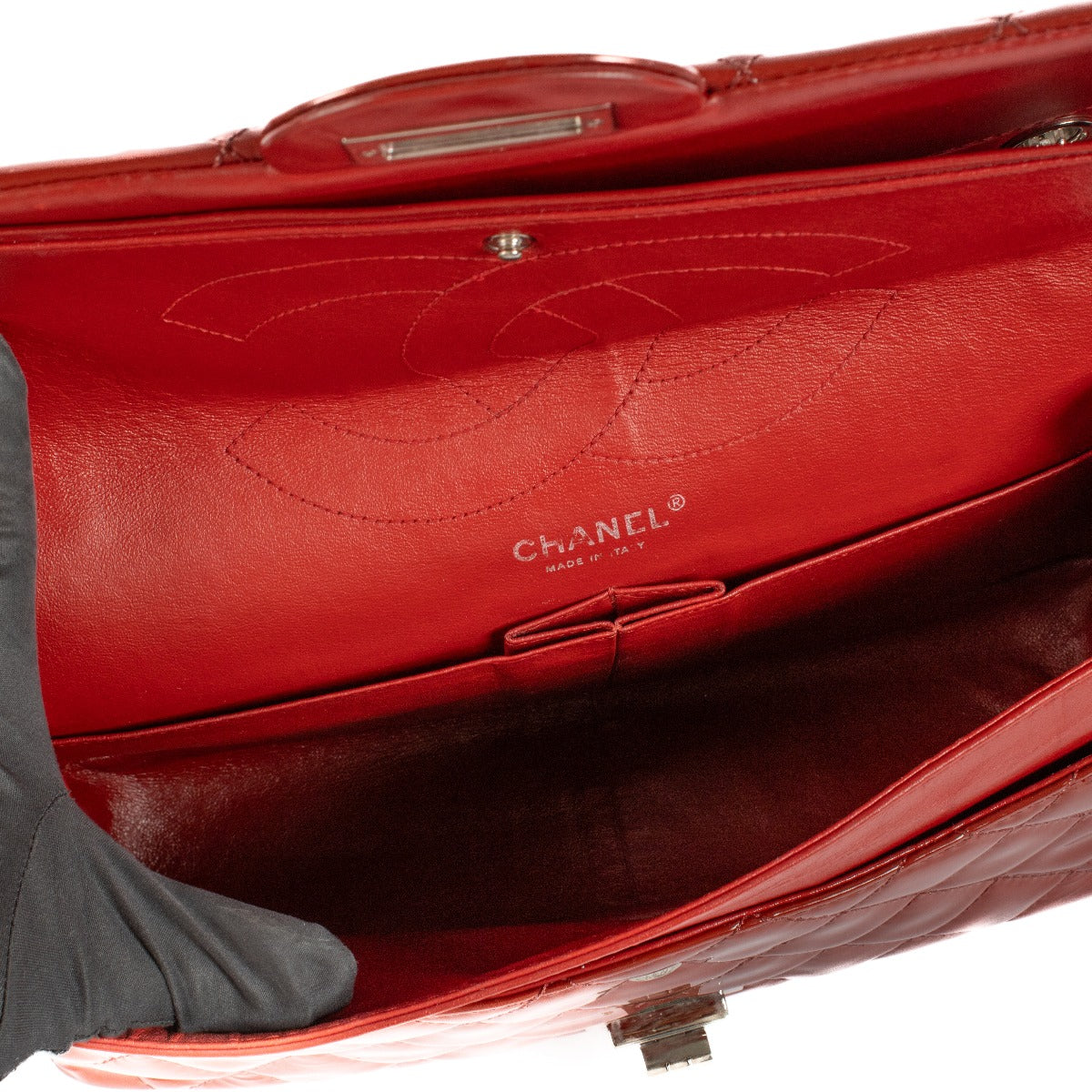 Sac Maxi 2.55 Chanel en cuir verni rouge