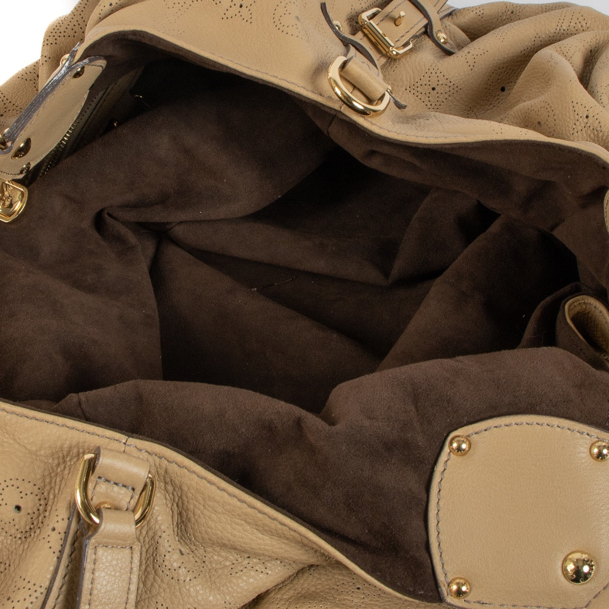 Pre loved Louis Vuitton Hobo bag in new condition on Labellov.com