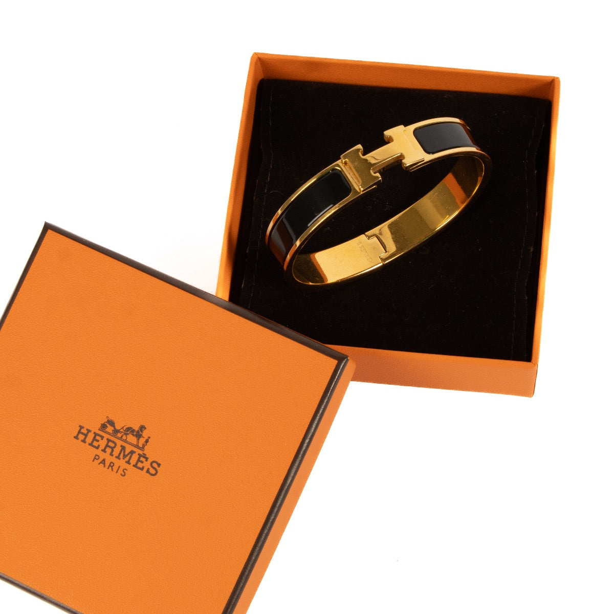 Shop safe online at Labellov in Antwerp, Brussels and Knokke this 100% authentic second hand Hermès Black Enamel Clic H Bracelet
