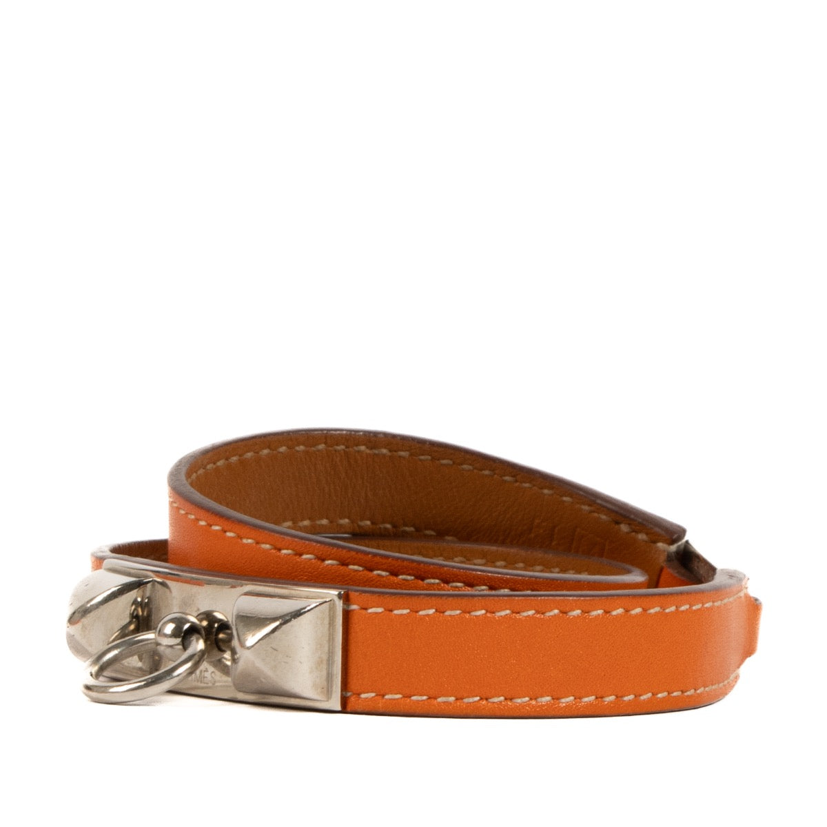 Shop safe online at Labellov in Antwerp, Brussels and Knokke this 100% authentic second hand Hermès Orange Rivale Double Tour Bracelet - size S