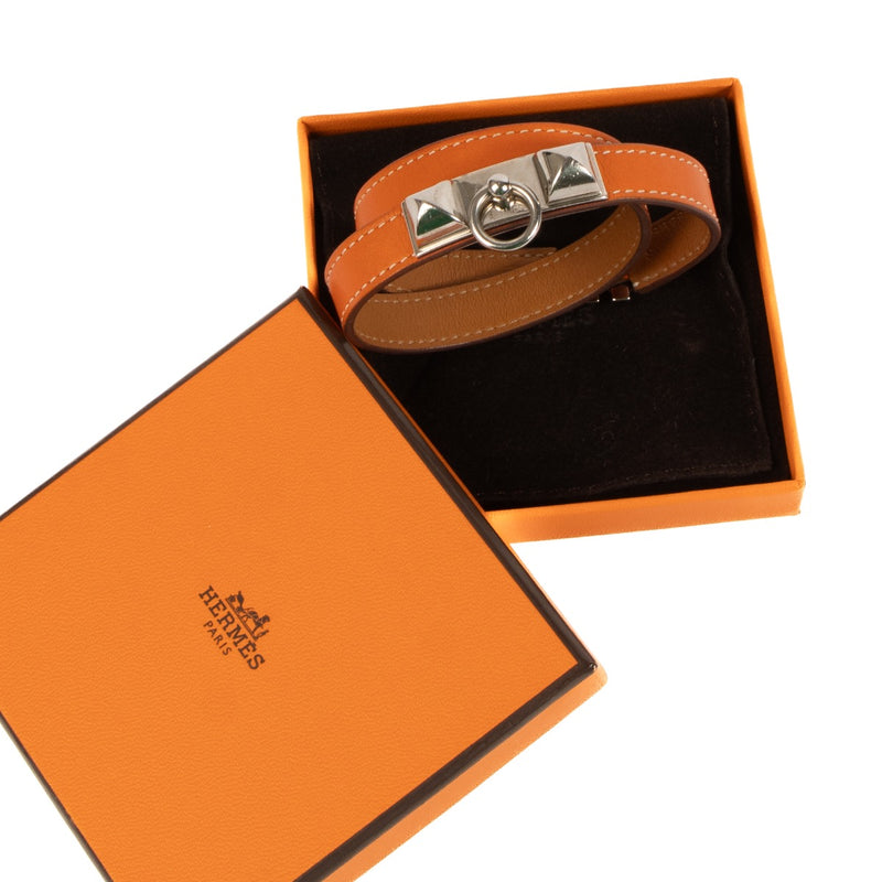 Shop safe online at Labellov in Antwerp, Brussels and Knokke this 100% authentic second hand Hermès Orange Rivale Double Tour Bracelet - size S