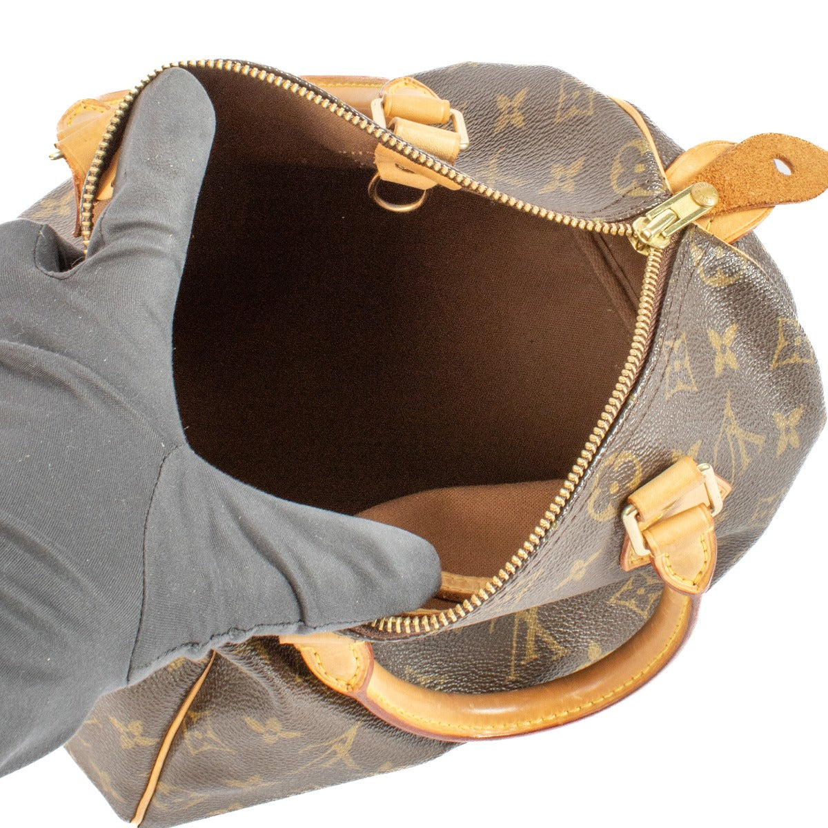 Shop 100% authentic Louis Vuitton Monogram Speedy 25 at Labellov.com.