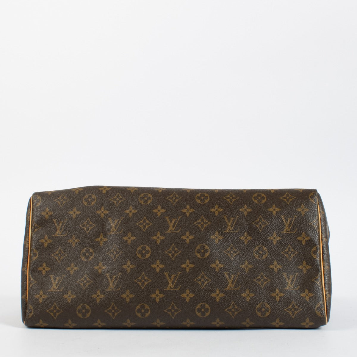 Louis Vuitton Speedy 40 in Monogram canvas with Vachetta leather trim and gold hardware. A timeless Louis Vuitton icon in very good pre-loved condition.
