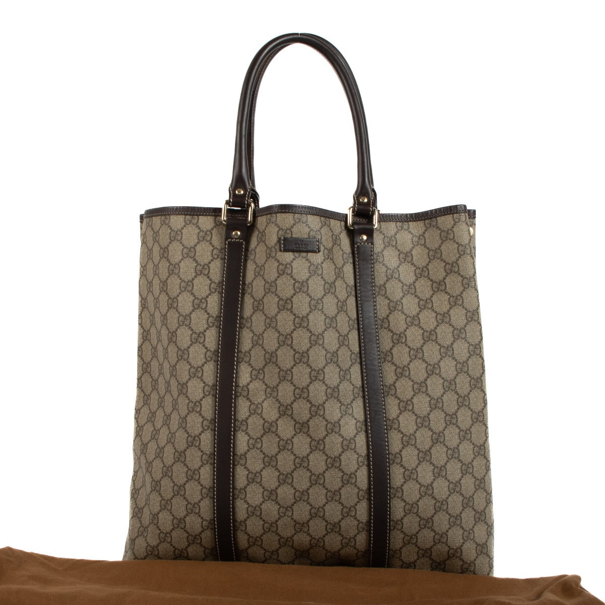 Shop safe online at Labellov in Antwerp, Brussels and Knokke this 100% authentic second hand Gucci GG Supreme Joy Vertical Shopper bag