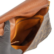 Shop safe online at Labellov in Antwerp, Brussels and Knokke this 100% authentic second hand Louis Vuitton Monogram Musette Salsa Crossbody Bag